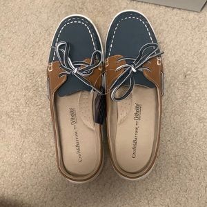 Navy & tan dock style slides Size 7.5.